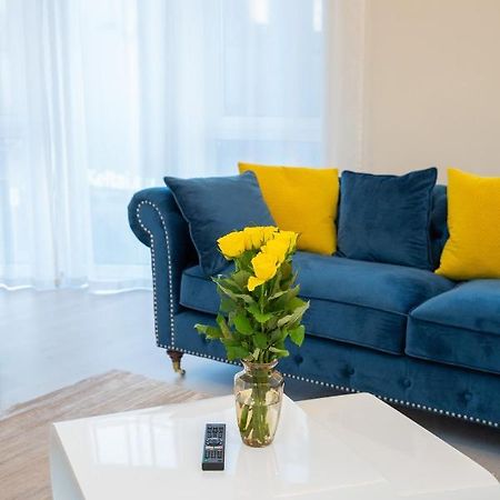 Luxurious Blue&Yellow Apartment In Kaunas Center Exterior foto