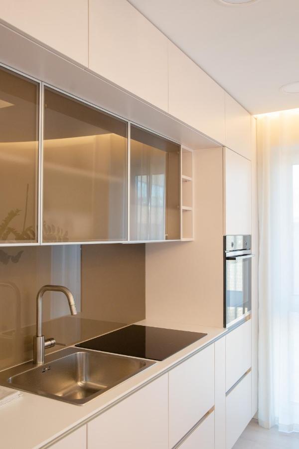 Luxurious Blue&Yellow Apartment In Kaunas Center Exterior foto